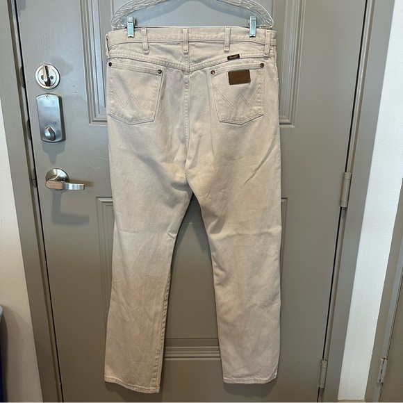 Wrangler Men’s Jeans Size 35x32 Tan - Picture 2 of 7